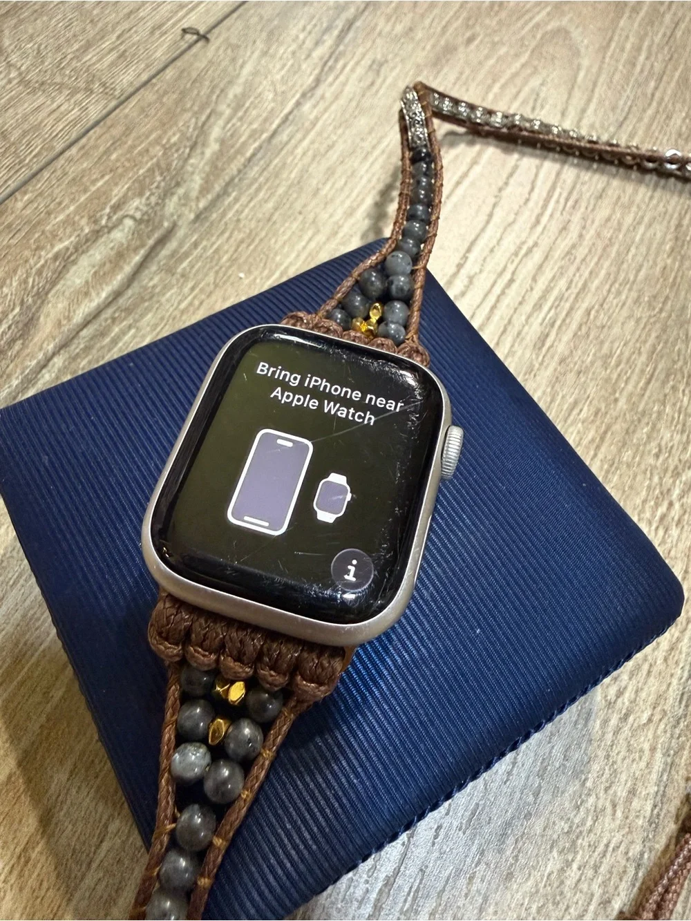 Apple Watch Series 8 41mm GPS + Cellular Starlight Aluminum Apple Watch